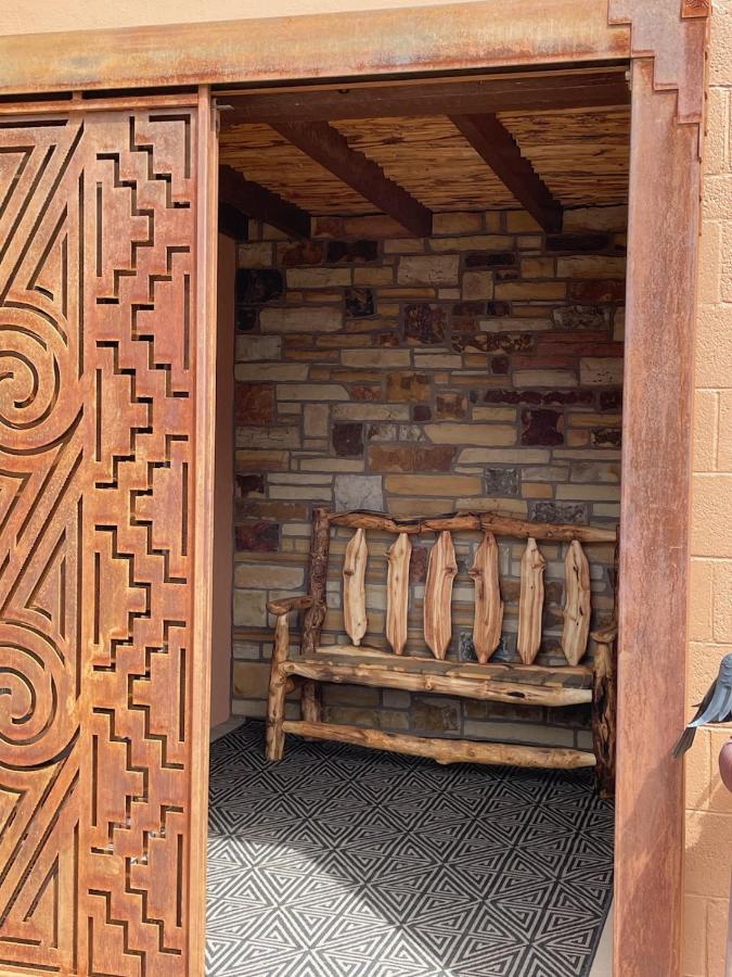 Stone Lizard Lodge แบลนดิง ภายนอก รูปภาพ