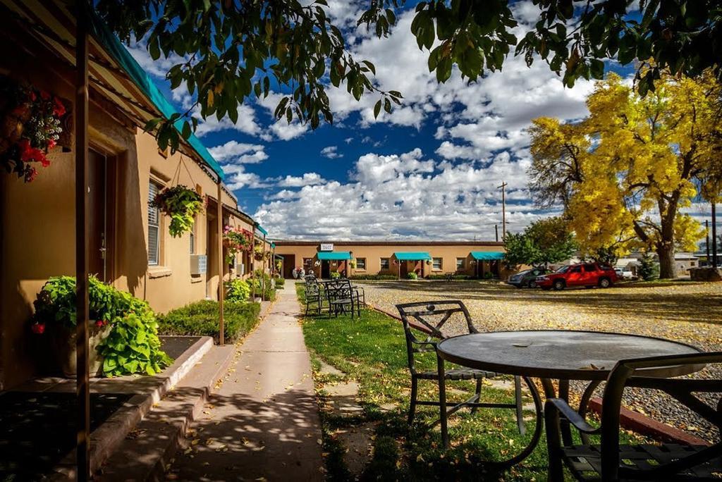 Stone Lizard Lodge แบลนดิง ภายนอก รูปภาพ