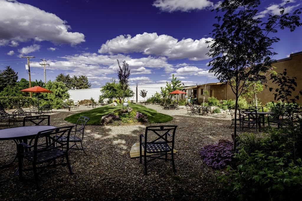 Stone Lizard Lodge แบลนดิง ภายนอก รูปภาพ